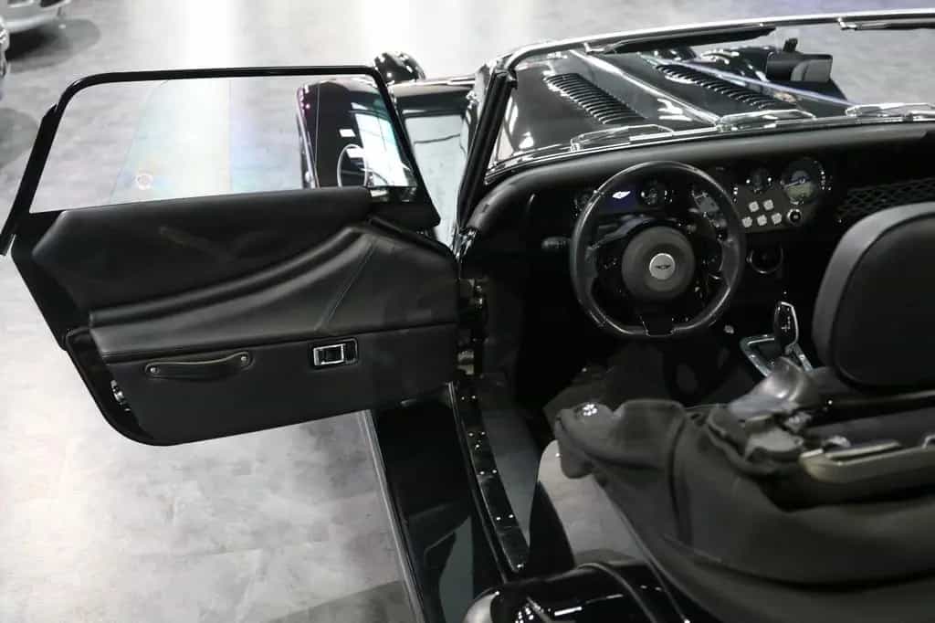 Morgan Plus 6 Black over Black / Klima / NeuWertig 01/2021-photo-8