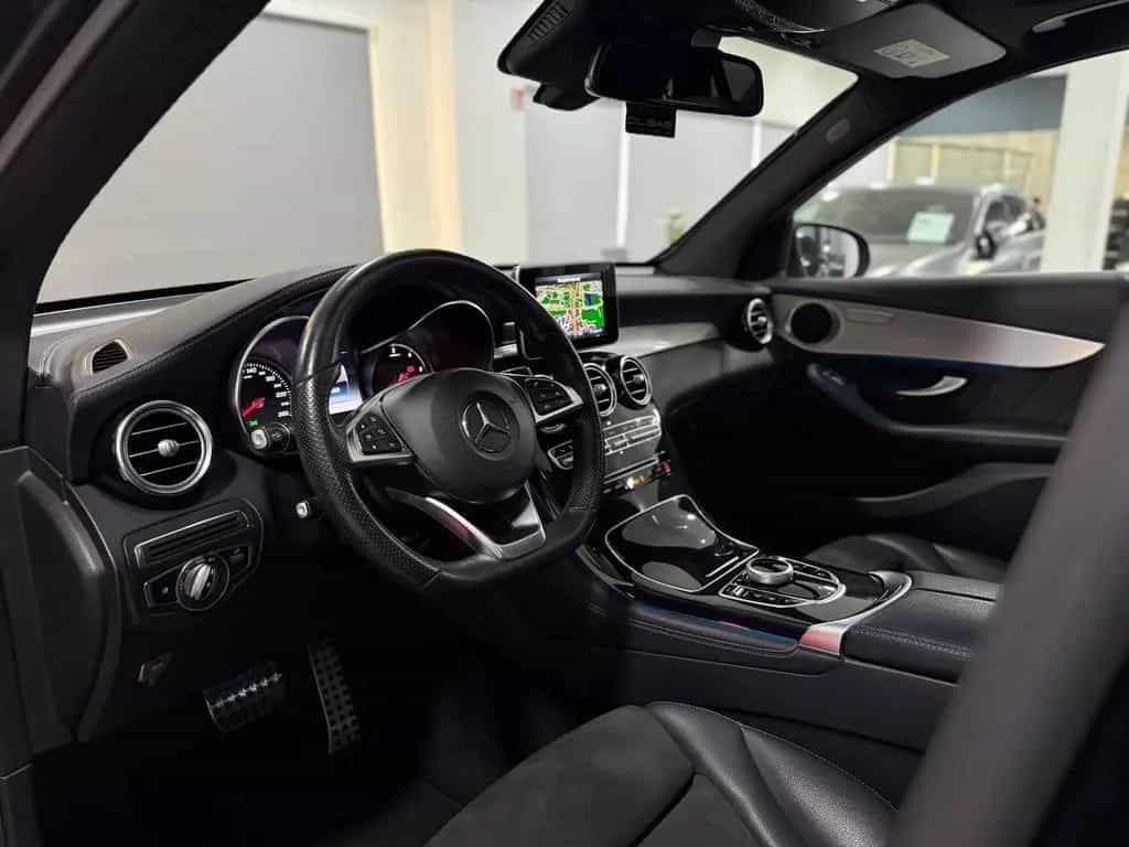 Mercedes-Benz GLC-Class 220 d 4M AMG-Line *PANO*LED*AHK*AMBIENTE*DAB 03/2019-photo-17