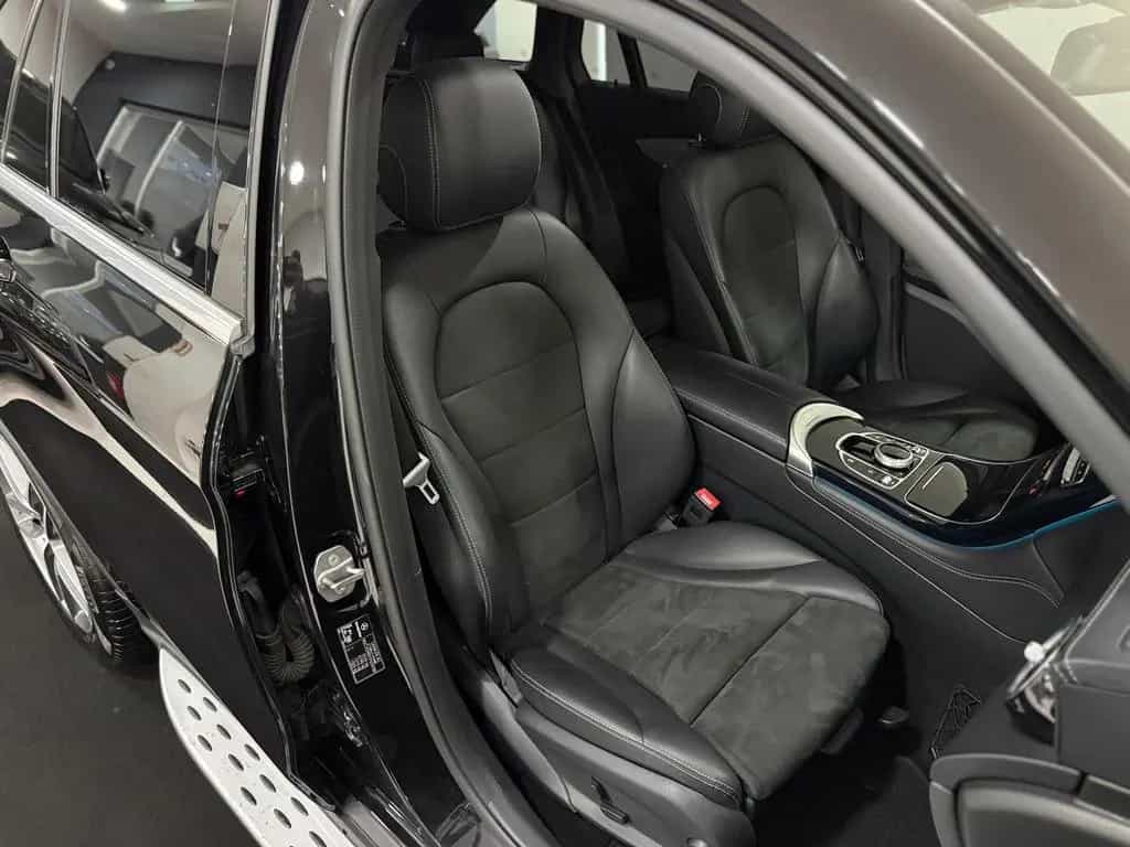 Mercedes-Benz GLC-Class 220 d 4M AMG-Line *PANO*LED*AHK*AMBIENTE*DAB 03/2019-photo-28