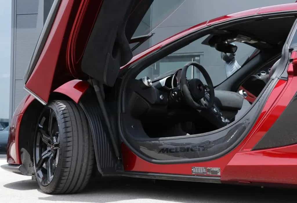McLaren 650S Spider 10/2015-photo-17