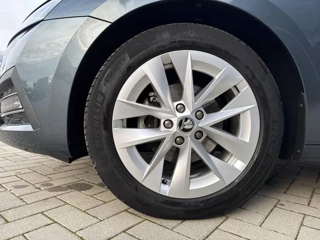 Skoda Octavia Combi First Edition HUD StandHZG Navi Di 11/2020-photo-12