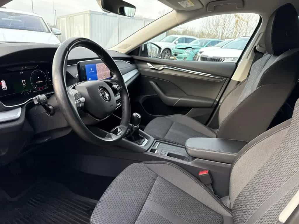 Skoda Octavia Combi First Edition HUD StandHZG Navi Di 11/2020-photo-3