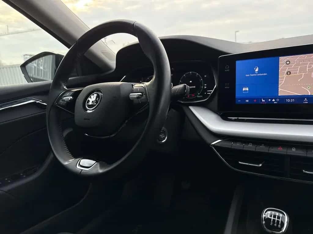 Skoda Octavia Combi First Edition HUD StandHZG Navi Di 11/2020-photo-5