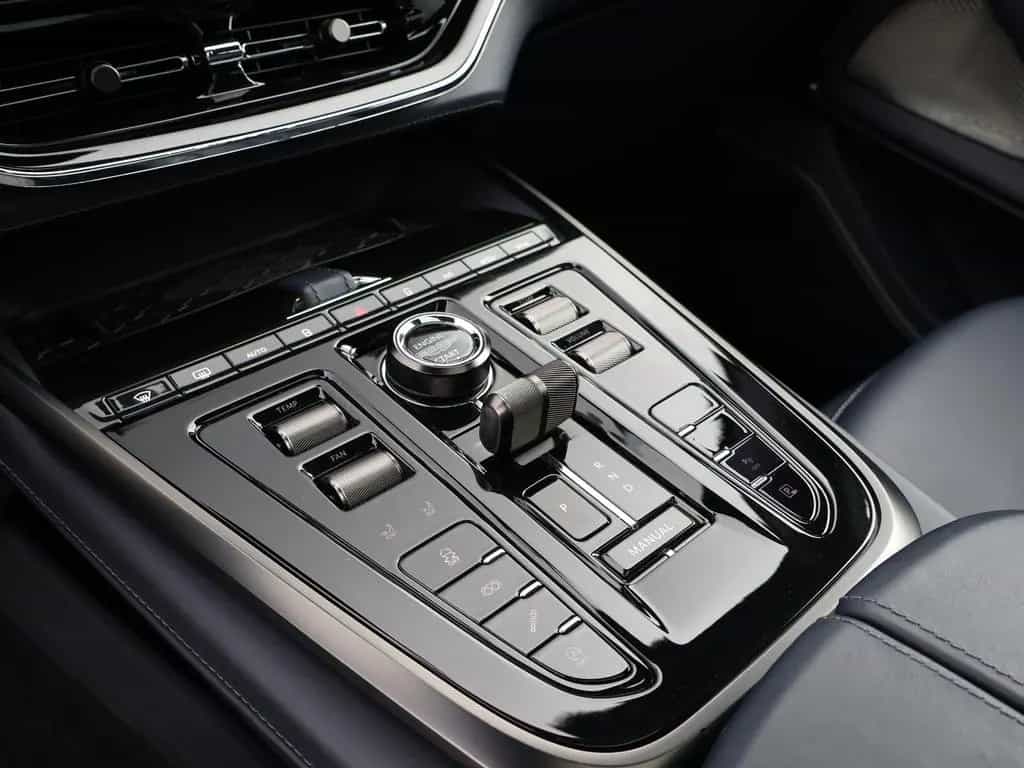 Aston Martin DBX 707 FACELIFT-Pano-B&W-ACC 05/2025-photo-16