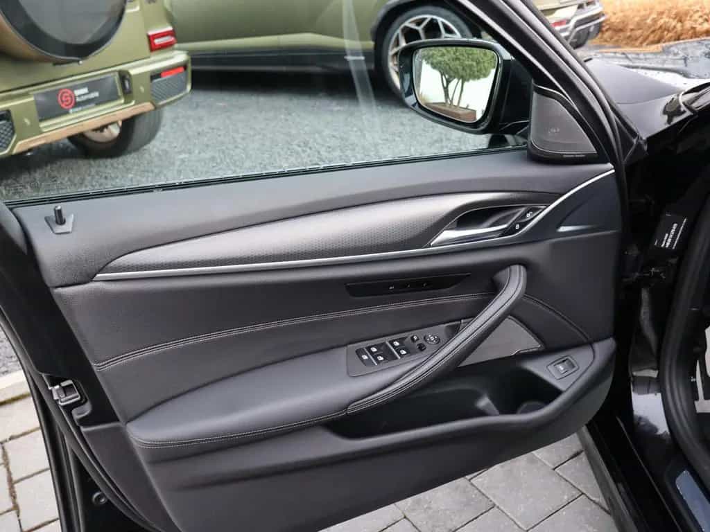 BMW 5 Series 520 d xDrive M Sport-Pano-HeadUp-AHK-Kamera 06/2021-photo-10