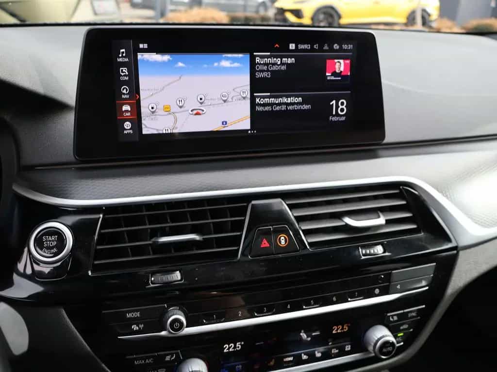 BMW 5 Series 520 d xDrive M Sport-Pano-HeadUp-AHK-Kamera 06/2021-photo-16