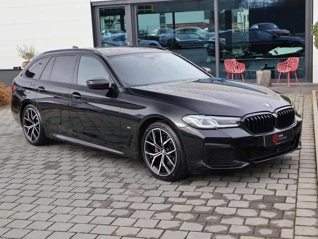 BMW 5 Series 520 d xDrive M Sport-Pano-HeadUp-AHK-Kamera 06/2021-photo-2