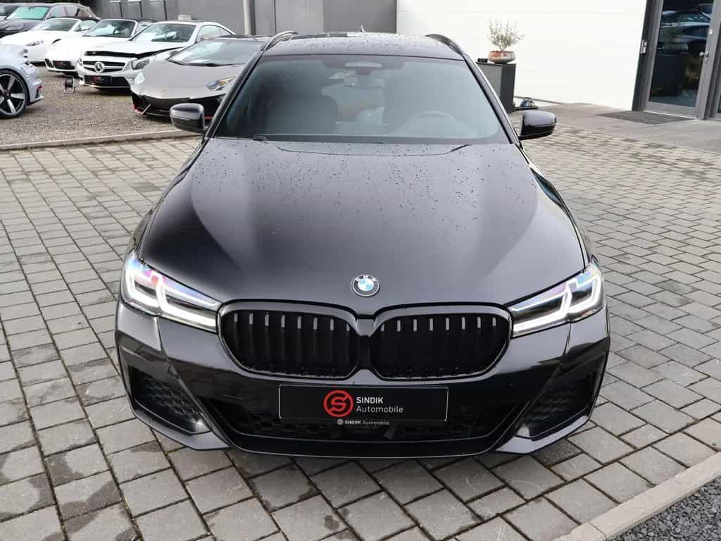 BMW 5 Series 520 d xDrive M Sport-Pano-HeadUp-AHK-Kamera 06/2021-photo-3