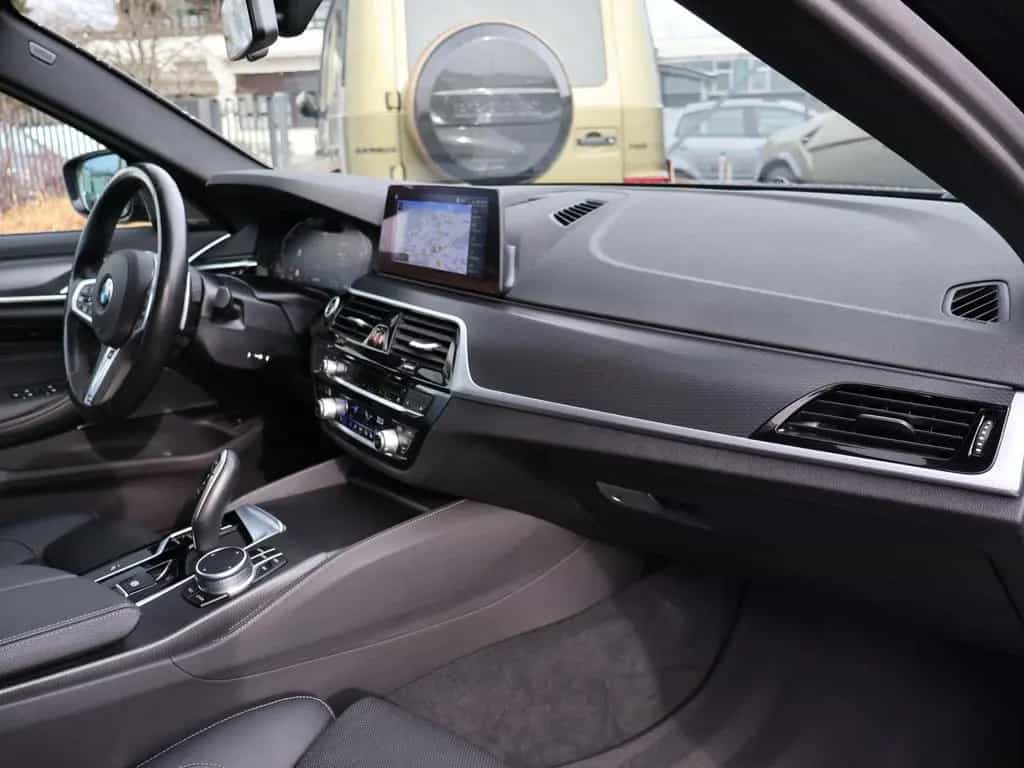 BMW 5 Series 520 d xDrive M Sport-Pano-HeadUp-AHK-Kamera 06/2021-photo-33