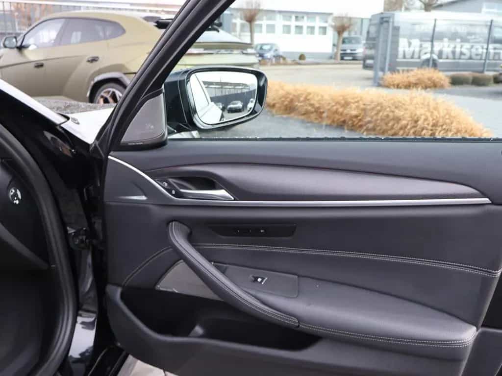 BMW 5 Series 520 d xDrive M Sport-Pano-HeadUp-AHK-Kamera 06/2021-photo-34