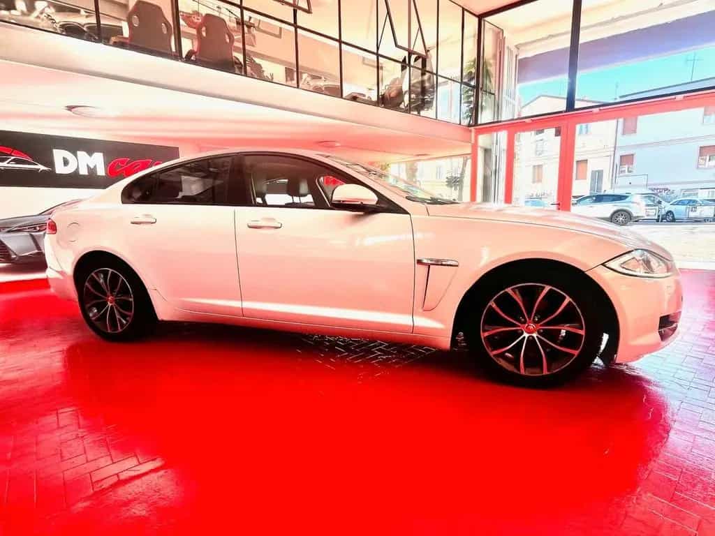 Jaguar XF XF 2,2 D LUXURY 190CV PELLE TOTALE NAVIGA 05/2012-photo-3