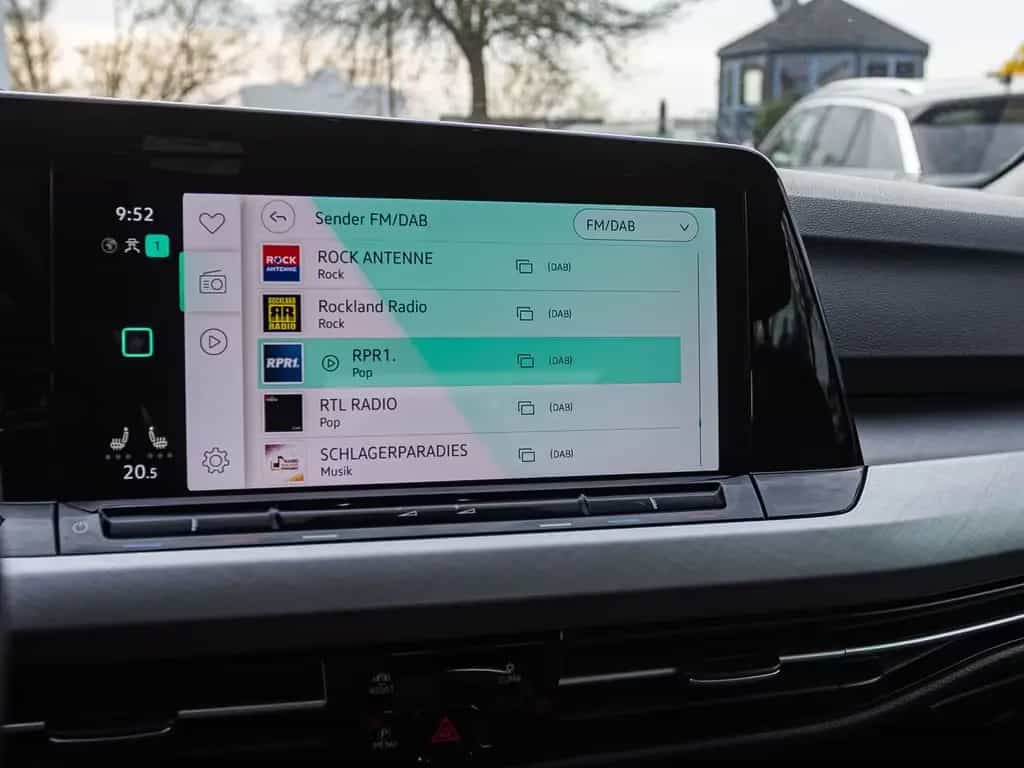 Volkswagen Golf VIII Life 1.5TSI Navi LED ACC CarPlay EPH 04/2020-photo-13