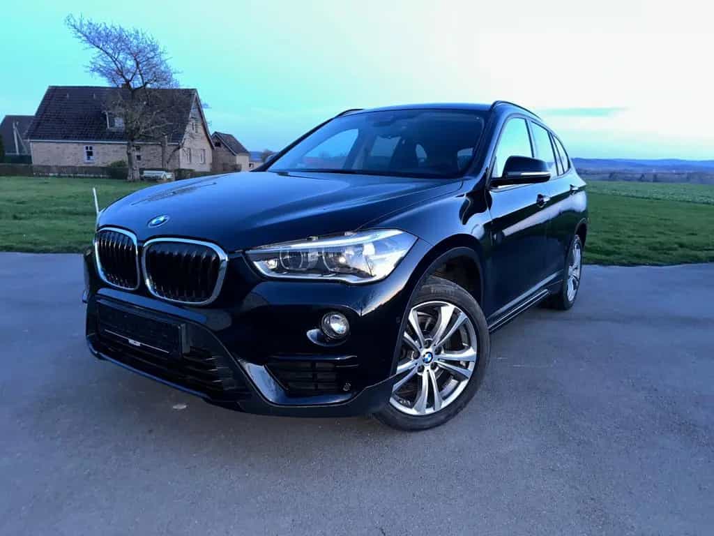 BMW X1 xDrive20d Sport Line HUD LED AHK Automatik 05/2018-photo-0