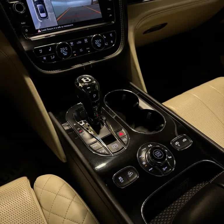 Bentley Bentayga 6.0 W12 4WD Autom. 53900 net 11/2016-photo-17