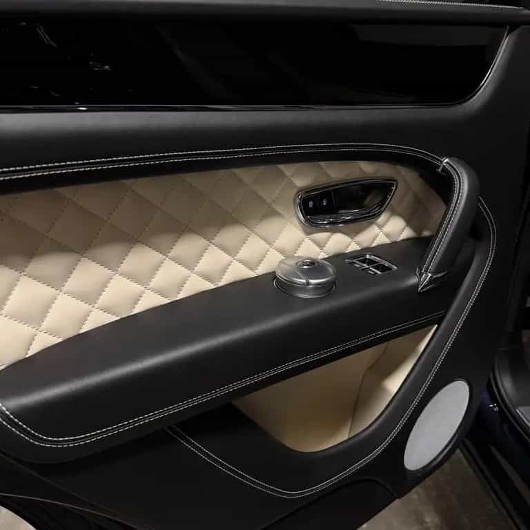Bentley Bentayga 6.0 W12 4WD Autom. 53900 net 11/2016-photo-2
