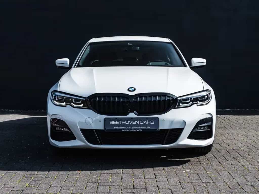 BMW 3 Series 330 d xDr M Sport Leder NAVI LiCo 12/2020-photo-1
