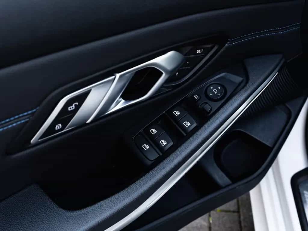 BMW 3 Series 330 d xDr M Sport Leder NAVI LiCo 12/2020-photo-26