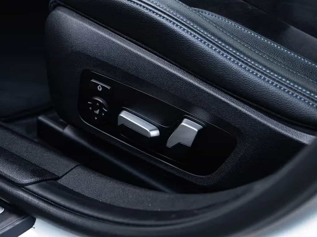 BMW 3 Series 330 d xDr M Sport Leder NAVI LiCo 12/2020-photo-27