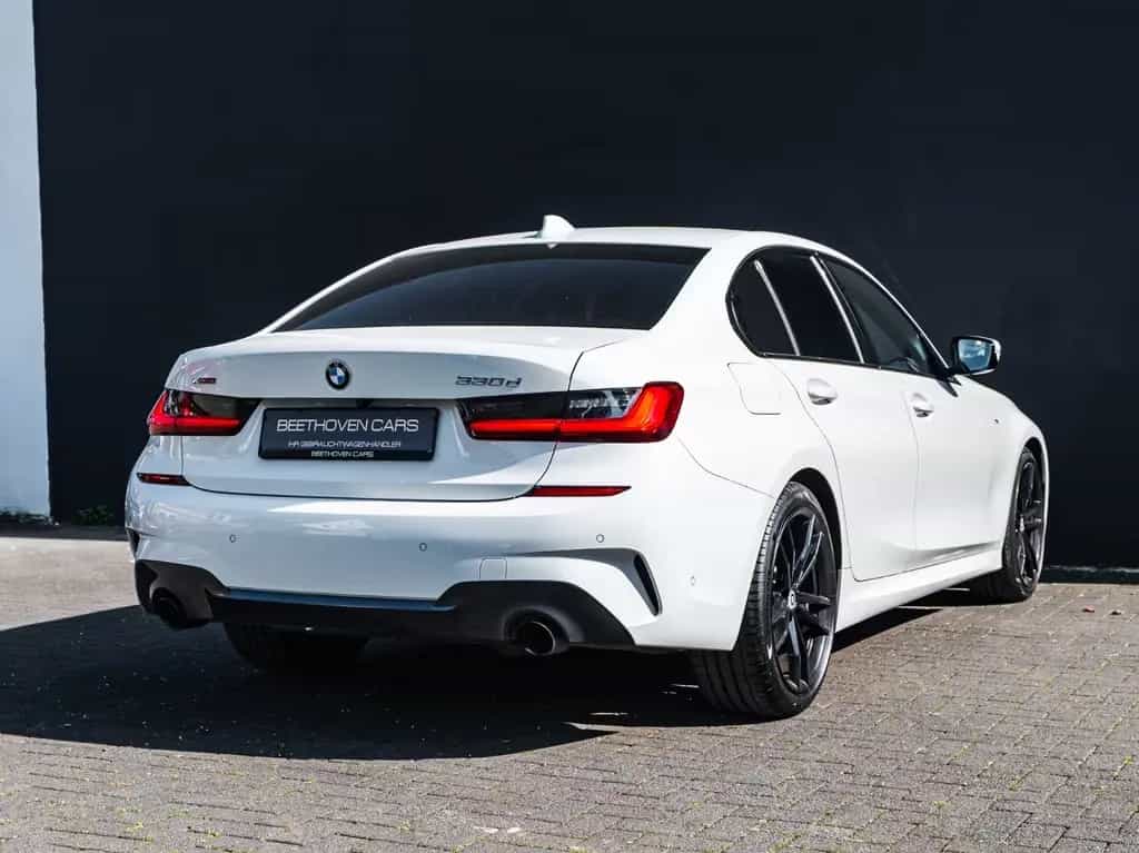 BMW 3 Series 330 d xDr M Sport Leder NAVI LiCo 12/2020-photo-3