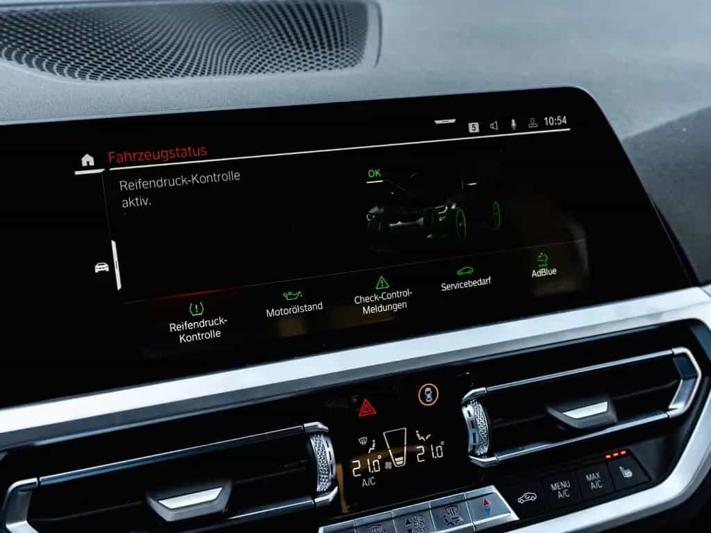 BMW 3 Series 330 d xDr M Sport Leder NAVI LiCo 12/2020-photo-35