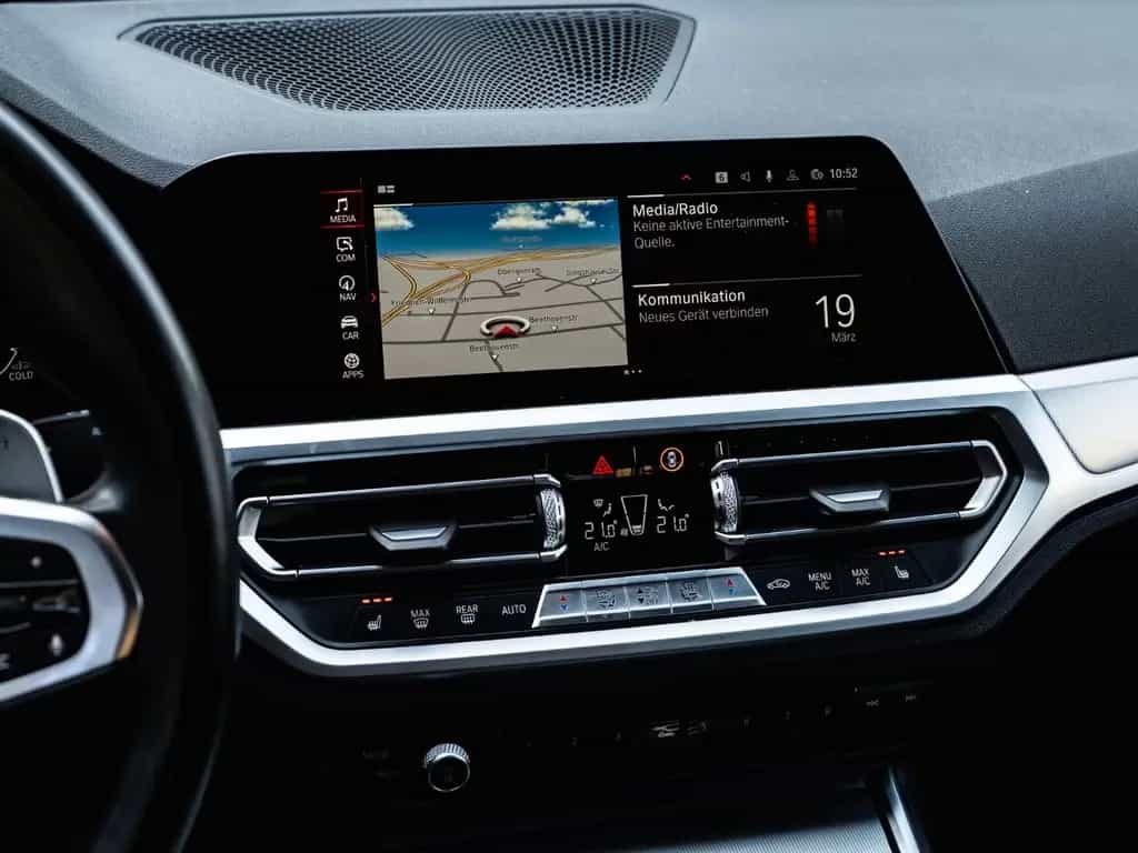 BMW 3 Series 330 d xDr M Sport Leder NAVI LiCo 12/2020-photo-36