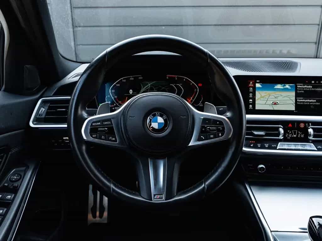 BMW 3 Series 330 d xDr M Sport Leder NAVI LiCo 12/2020-photo-39