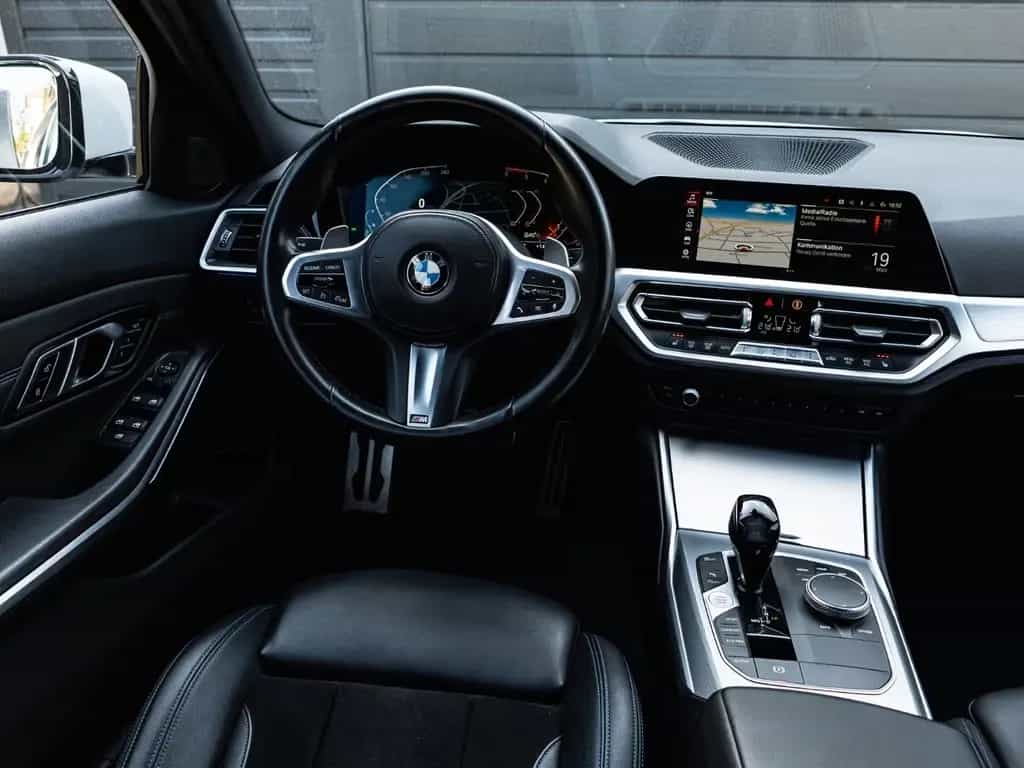 BMW 3 Series 330 d xDr M Sport Leder NAVI LiCo 12/2020-photo-40