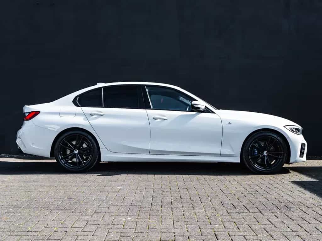 BMW 3 Series 330 d xDr M Sport Leder NAVI LiCo 12/2020-photo-6