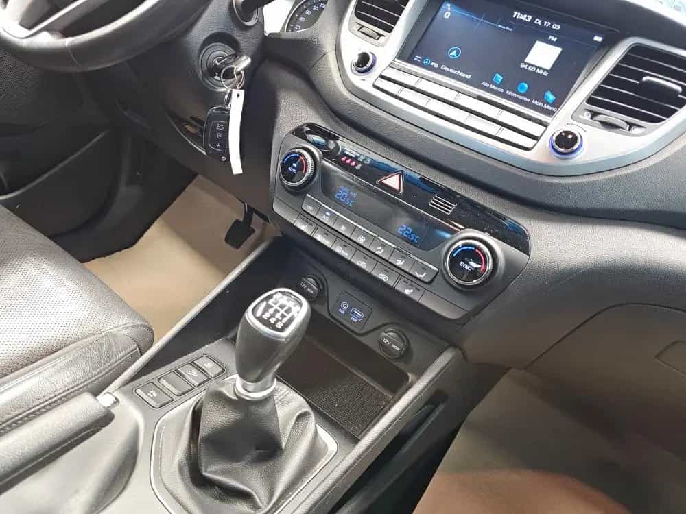 Hyundai TUCSON AHK,PDC,Kamera,Navi,Sitzheizung,Leder 02/2018-photo-9
