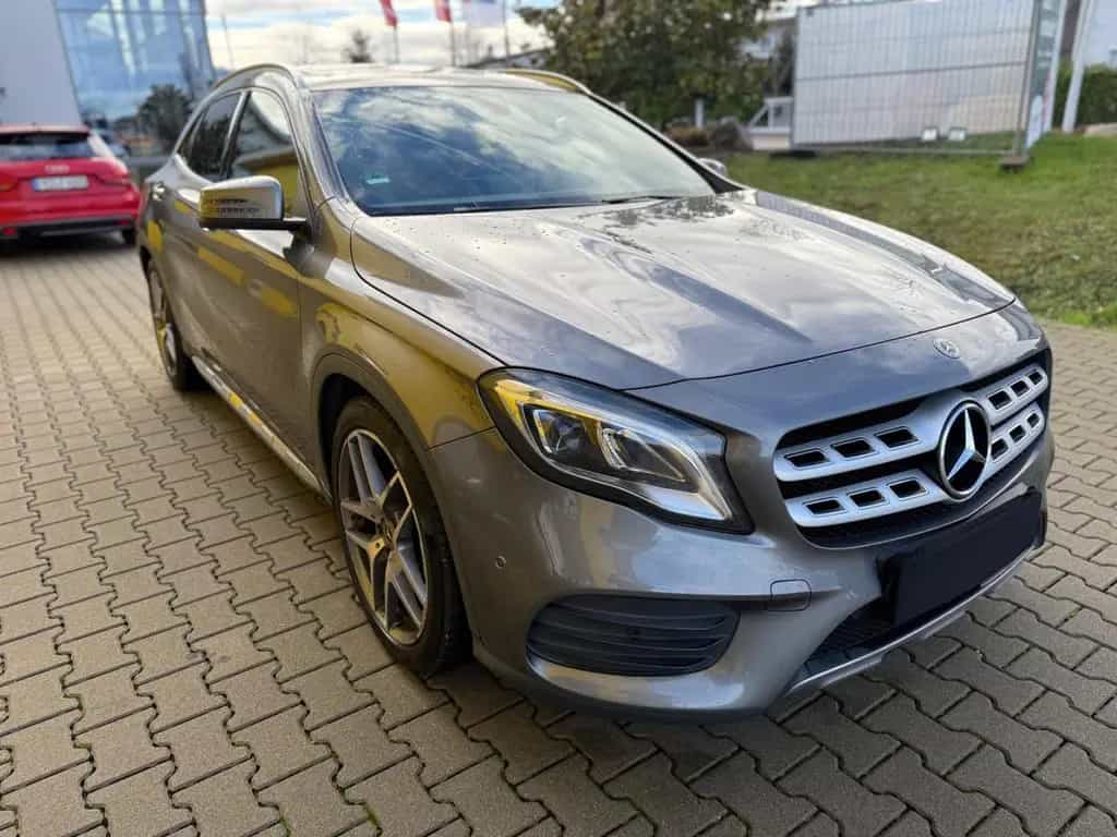 Mercedes-Benz GLA-Class 250 4Matic AMG/PANO 11/2018-photo-9