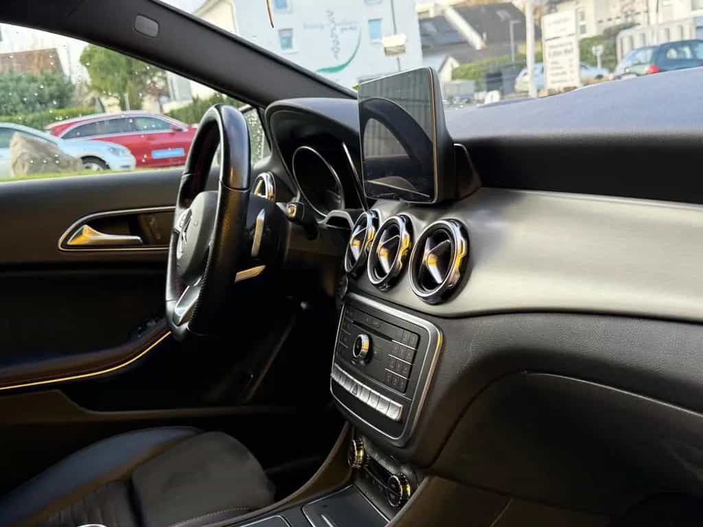 Mercedes-Benz GLA-Class 250 4Matic AMG/PANO 11/2018-photo-15