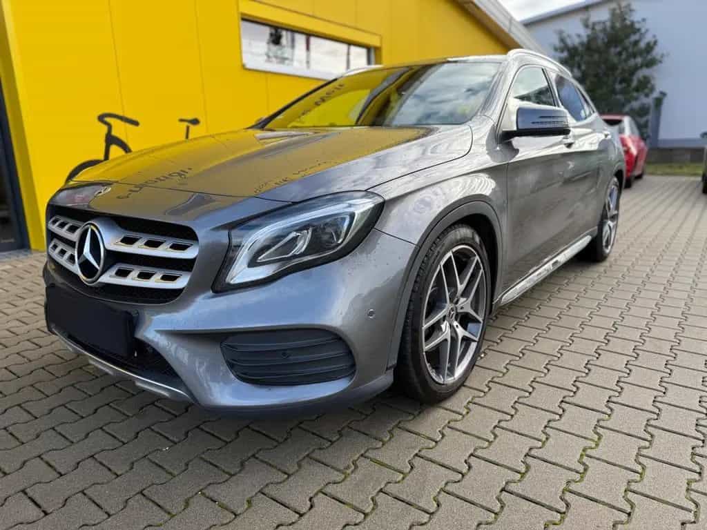 Mercedes-Benz GLA-Class 250 4Matic AMG/PANO 11/2018-photo-1