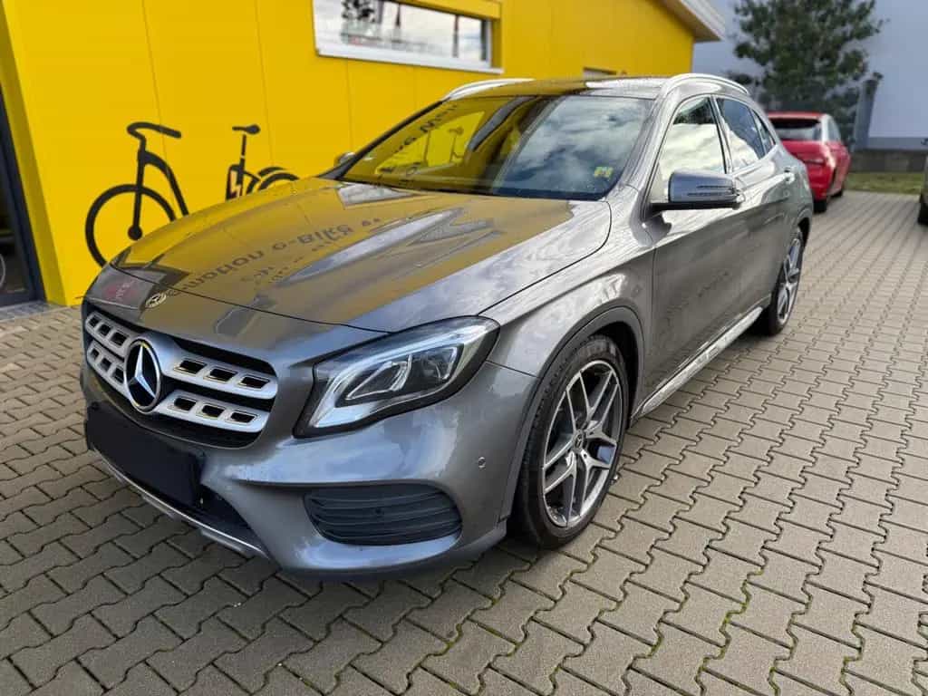 Mercedes-Benz GLA-Class 250 4Matic AMG/PANO 11/2018-photo-2
