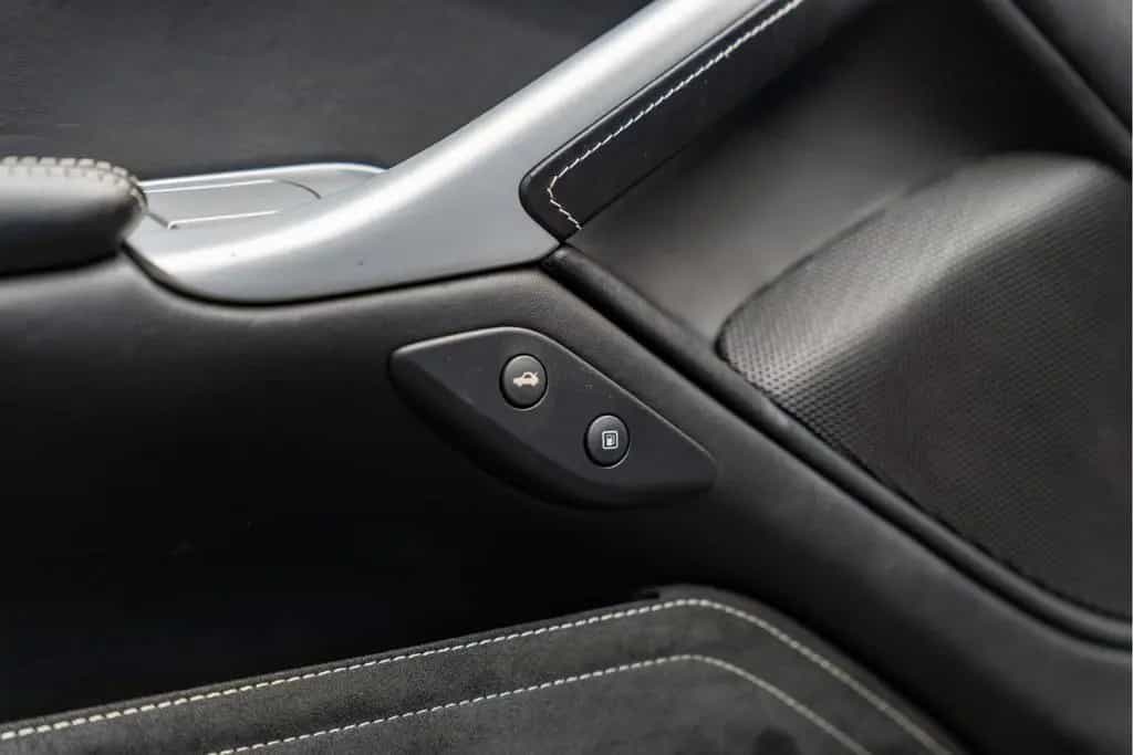 Ferrari F12 Berlinetta HELE FULL Dealer Maintenance 6.3 04/2013-photo-31