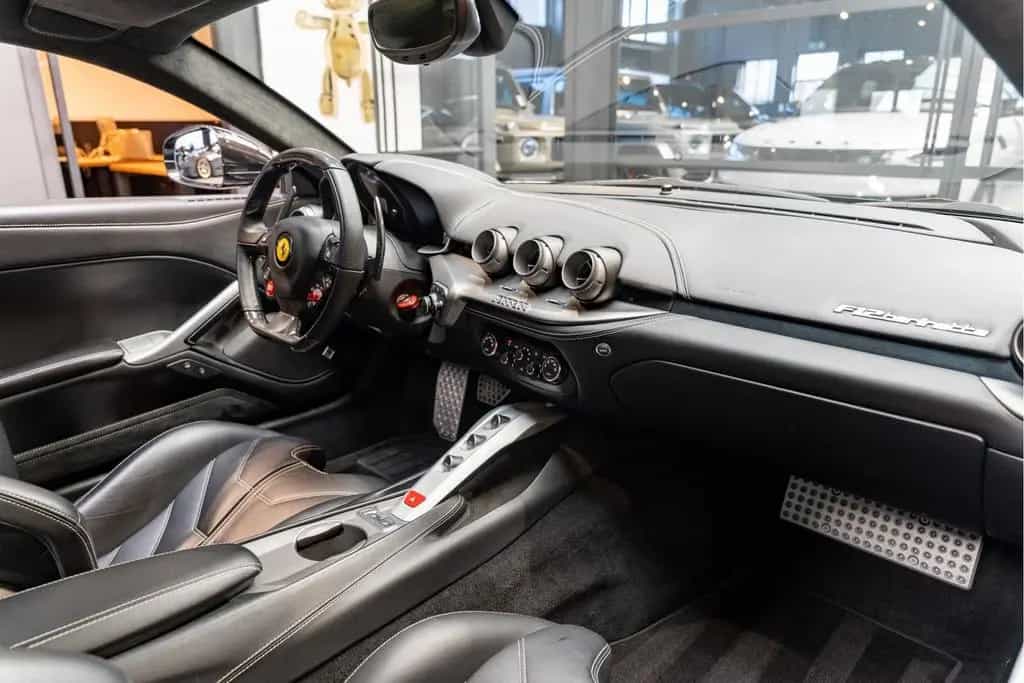Ferrari F12 Berlinetta HELE FULL Dealer Maintenance 6.3 04/2013-photo-7