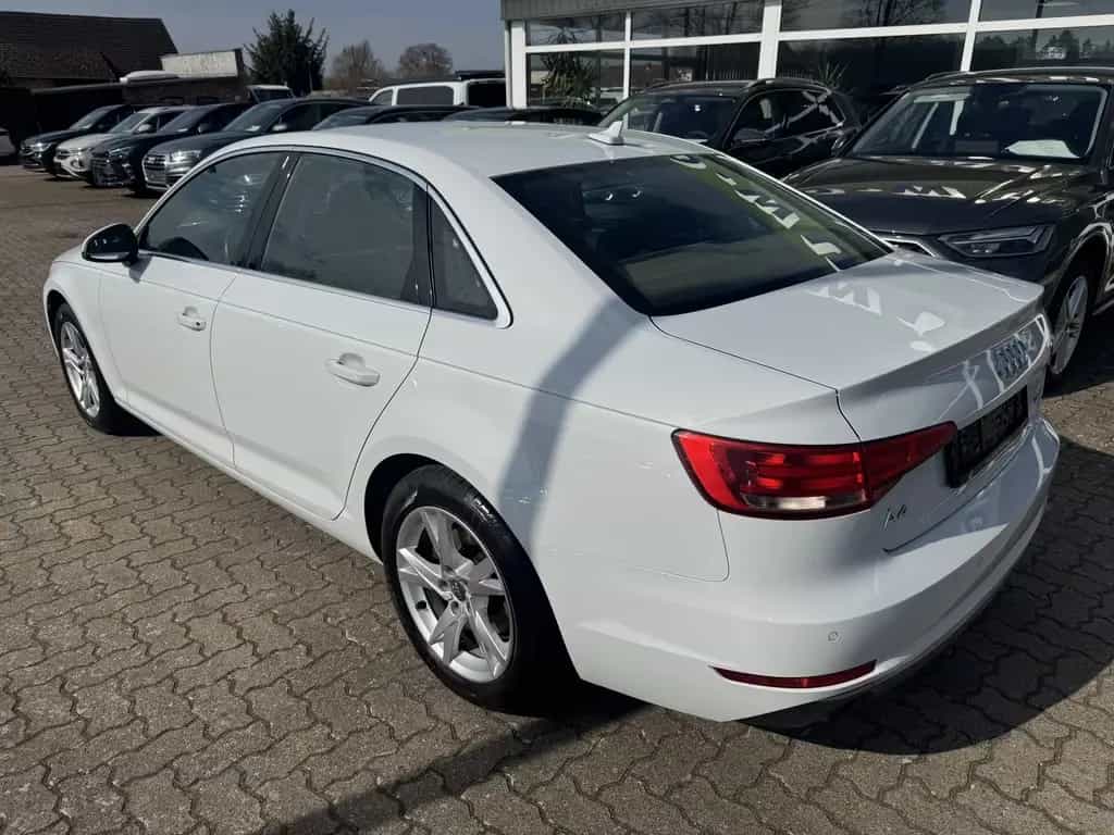 Audi A4 Sport 1.4 TFSI Navi Touch+Virtual Cockpit+++ 09/2017-photo-9