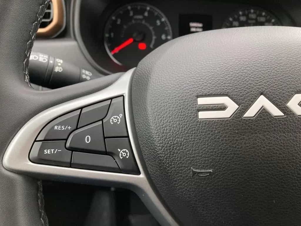 Dacia Duster EXTREME TCE 150 EDC LED+NAVI+KAMERA+SHZ 11/2023-photo-21