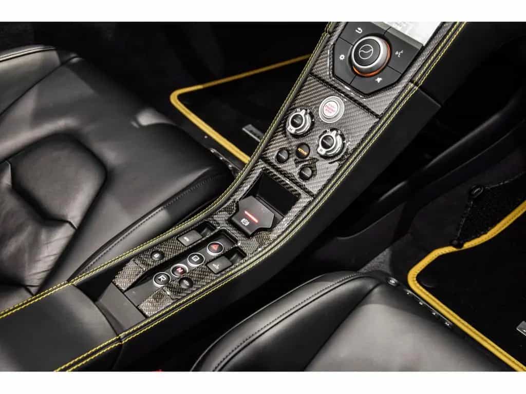 McLaren 650S Spider 3.8 V8 04/2015-photo-9