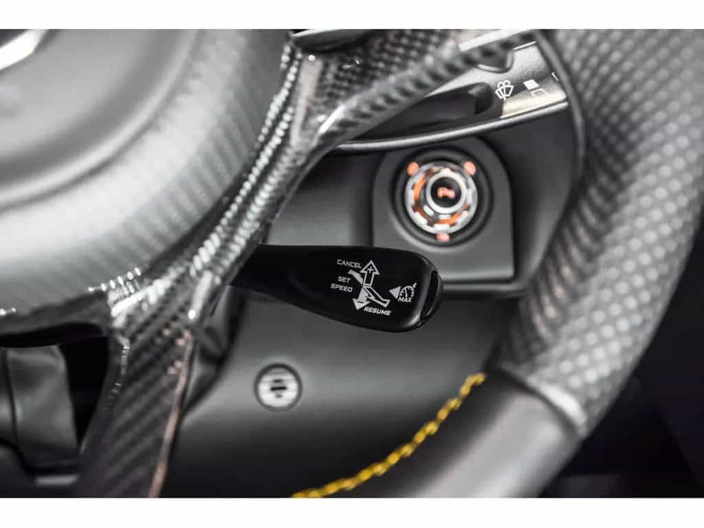 McLaren 650S Spider 3.8 V8 04/2015-photo-15