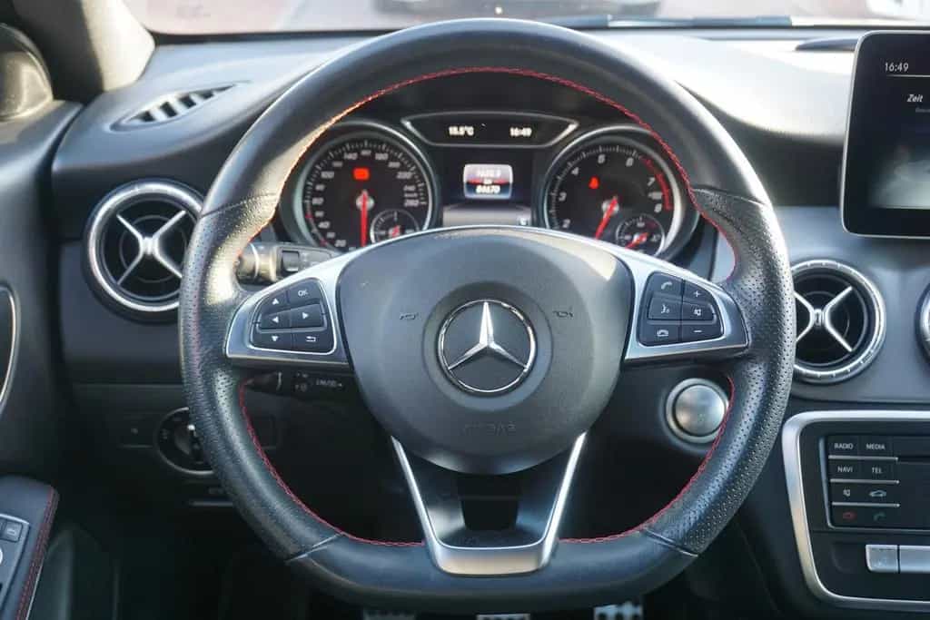 Mercedes-Benz CLA-Class 200 AMG Line LED Navi Kamera Sitzheizung AHK 10/2019-photo-18