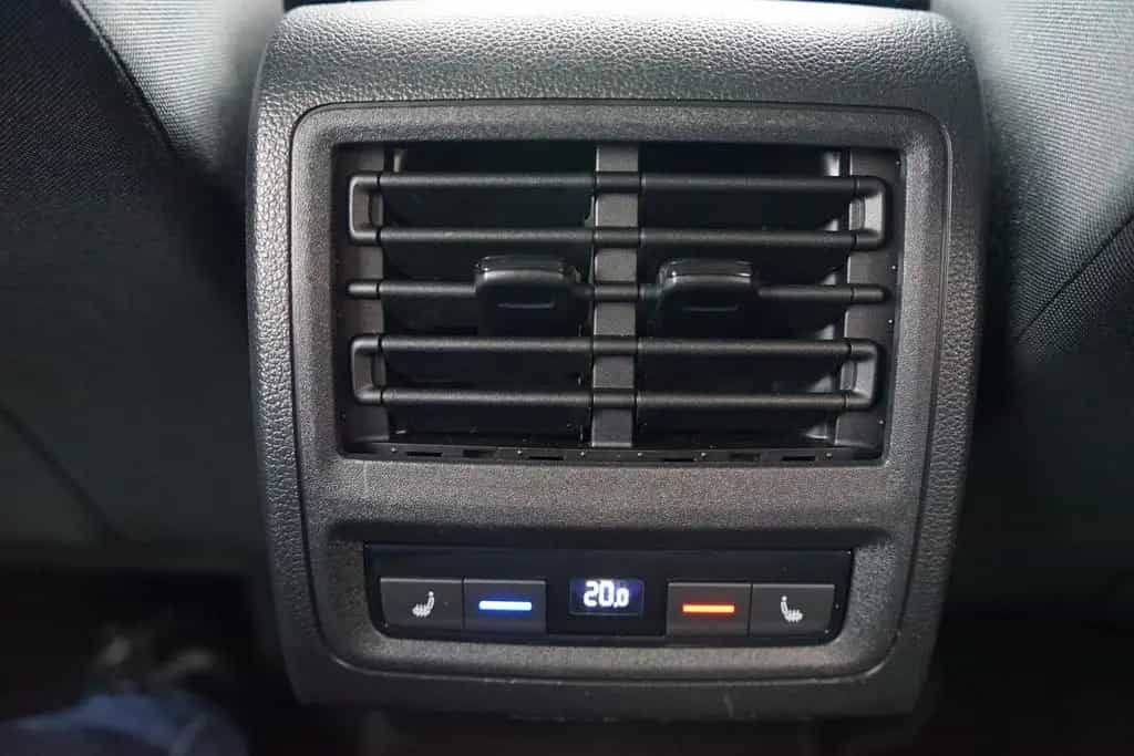 Volkswagen Golf VIII 2.0 TDI DSG United LED Navi Spurhalte 10/2020-photo-10