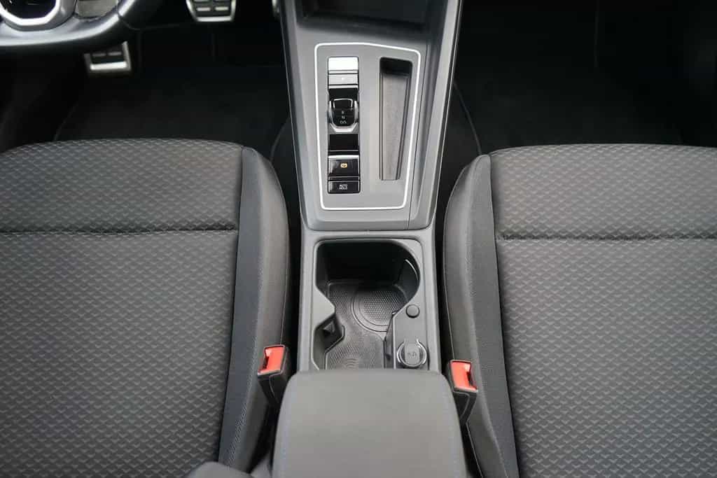 Volkswagen Golf VIII 2.0 TDI DSG United LED Navi Spurhalte 10/2020-photo-17