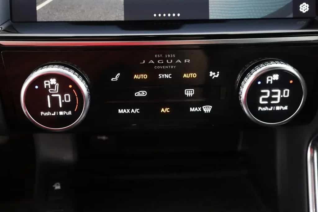 Jaguar E-Pace 2.0 Aut. AWD LED Panorama Memory 360° ACC 02/2021-photo-10