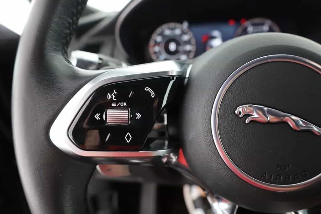 Jaguar E-Pace 2.0 Aut. AWD LED Panorama Memory 360° ACC 02/2021-photo-13