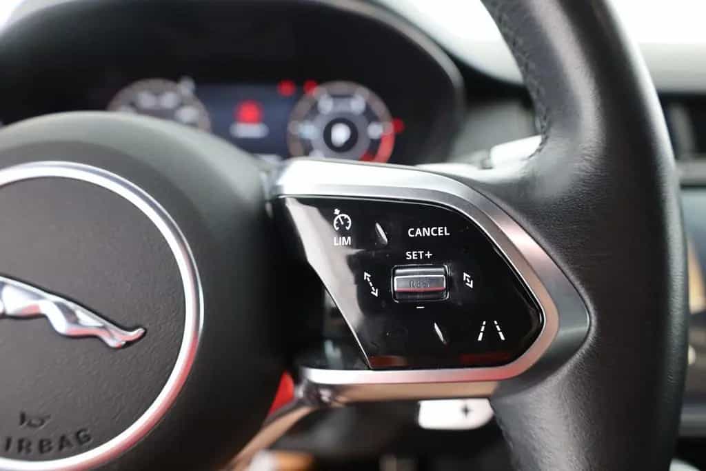 Jaguar E-Pace 2.0 Aut. AWD LED Panorama Memory 360° ACC 02/2021-photo-14
