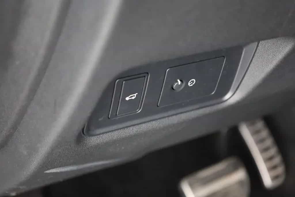 Jaguar E-Pace 2.0 Aut. AWD LED Panorama Memory 360° ACC 02/2021-photo-18