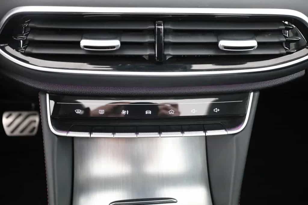 MG HS 1.5 T-GDI Luxury Aut. LED ACC Navi 360° Pano 03/2024-photo-10