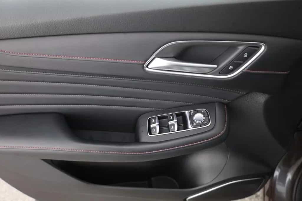 MG HS 1.5 T-GDI Luxury Aut. LED ACC Navi 360° Pano 03/2024-photo-18