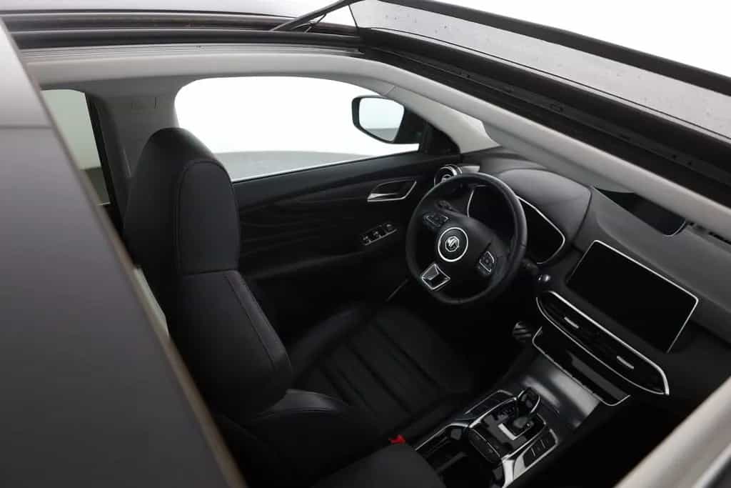 MG HS 1.5 T-GDI Luxury Aut. LED ACC Navi 360° Pano 03/2024-photo-25