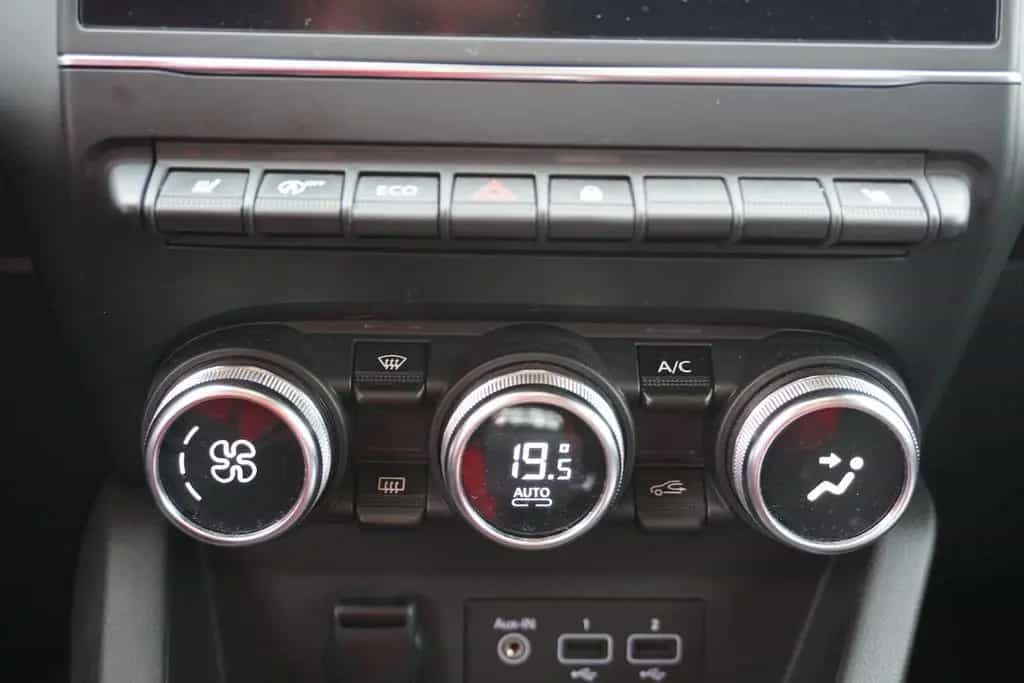 Renault Clio 1.0 TCE R.S. Line LED Navi Sitzheizung DAB 09/2020-photo-25